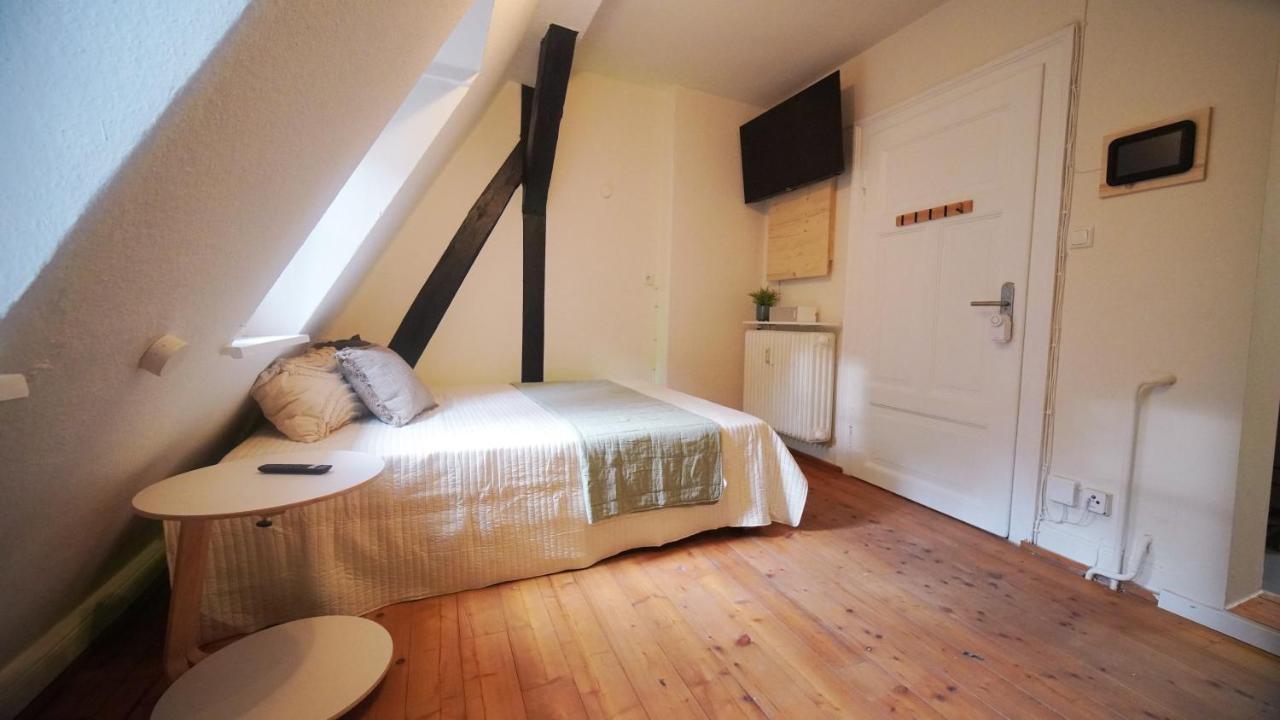 Living Apartment *
