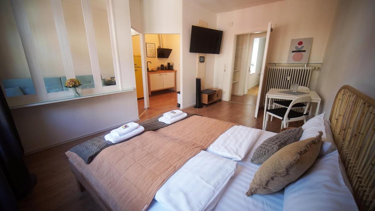 Living Apartment *